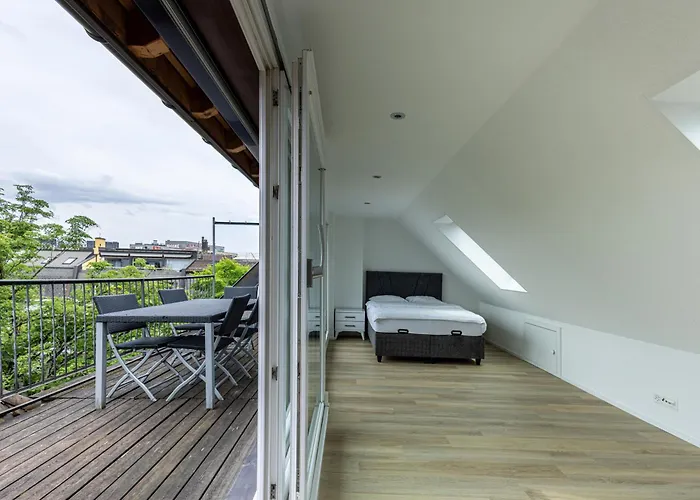 Apartamentos de lujo by Livingdowntown
